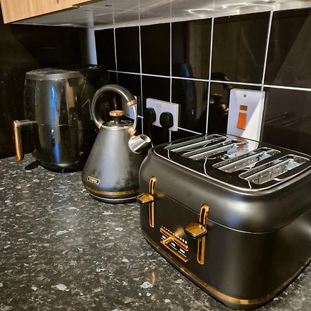 Beautiful Double Room In Acton, West London Eksteriør billede